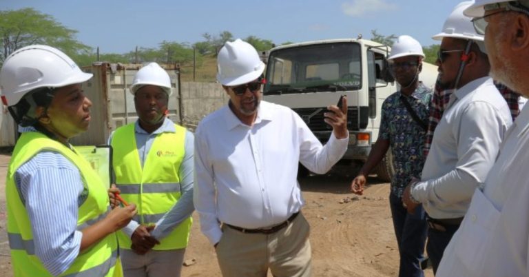 Ministro da Saúde acompanha obras do novo Hospital da Trindade
