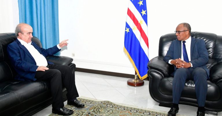 Primeiro-Ministro recebe Secretário-Geral da OEI