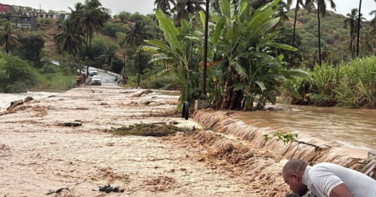 Chuvas fortes provocam cortes e condicionamentos em várias estradas na Ilha de Santiago