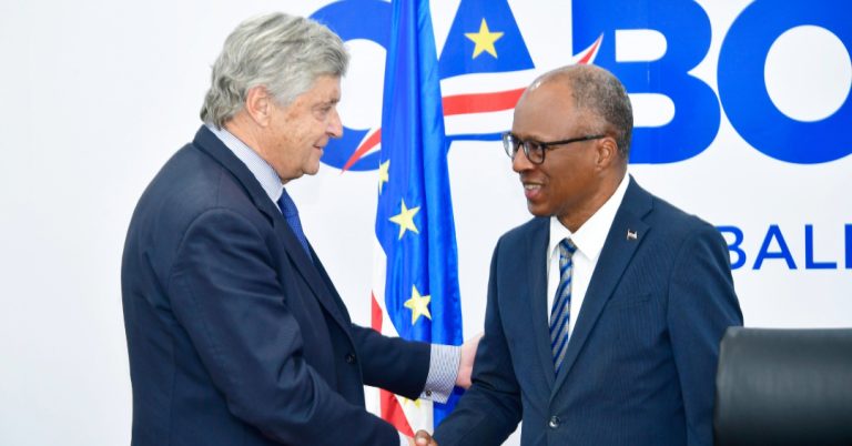 PM anuncia fórum empresarial Cabo Verde–França para atrair investimento externo