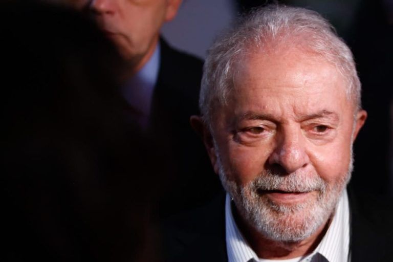 Lula toma posse este domingo para 3.° mandato