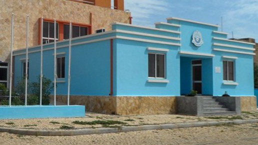 Atualidade. Vereadora do PAICV no Maio, atribui habitação social a si mesma.