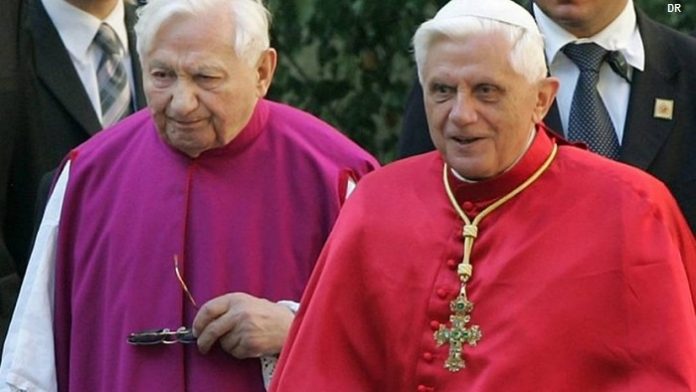 Bento XVI viaja até à Alemanha para visitar o irmão doente
