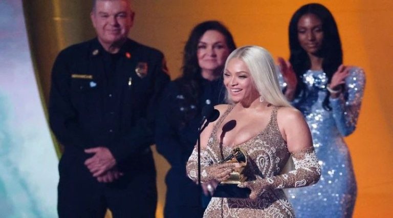 Beyoncé vence Grammy de Álbum do Ano
