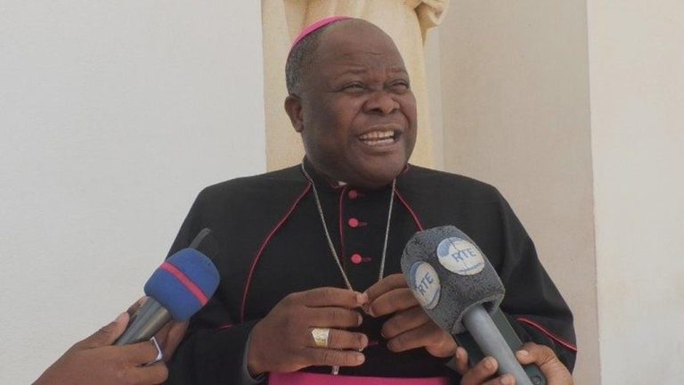 Bispo de Quelimane morto a tiro na residência episcopal, autoridades investigam caso