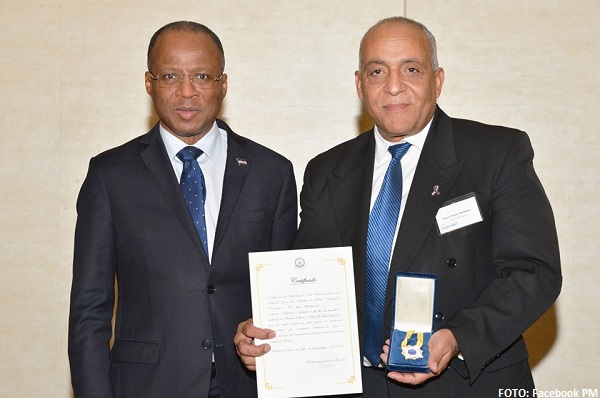 Cabo Verde condecora antigo Mayor de Brockton