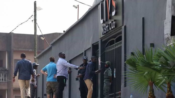Camarões. Pelo menos 16 pessoas morreram num incêndio em discoteca em Yaoudé