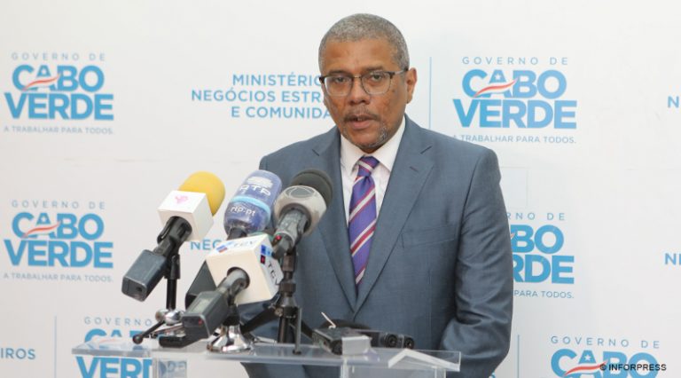 Cabo-verdianos em Bissau passam bem