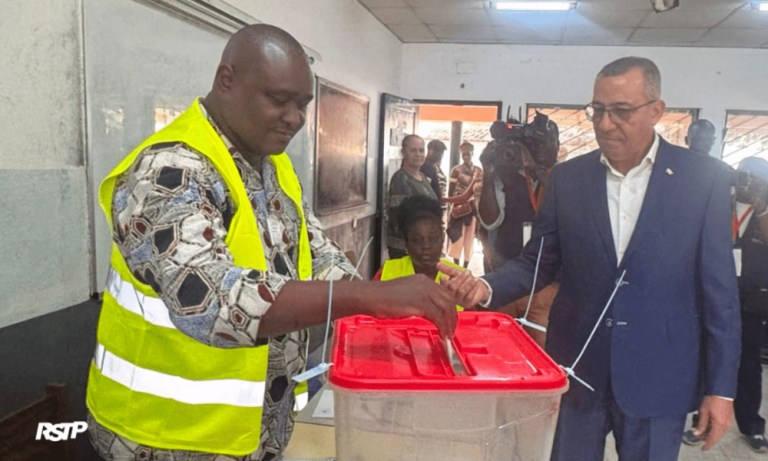 Carlos Vila Nova lidera presidenciais em São Tomé e Príncipe e encaminha reeleição