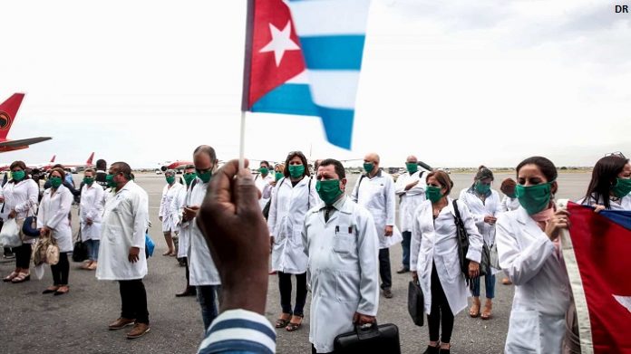 Covid-19. Cuba continua a distribuir médicos pelo mundo