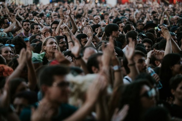Covid-19. França cancela festivais e concertos até meados de julho