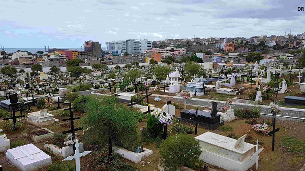 Câmara da Praia desmente “A Semana” e nega cobrança para visitar mortos