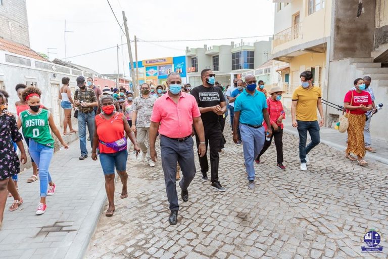 Câmara da Praia inaugura obras de requalificação da rua “Ma Santa”