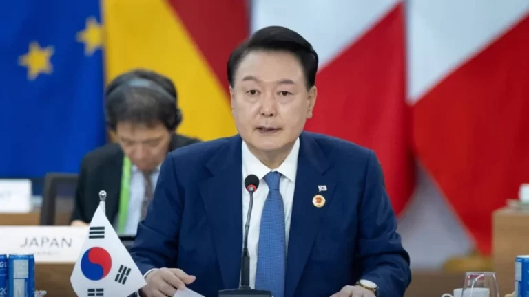 Presidente Sul-coreano destituído, com votos de membros do próprio partido