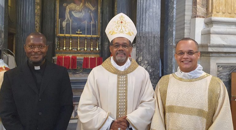 Cardeal Tagle ordena 24 Diáconos e pede-lhes para serem “amigos” de Jesus e dos pobres