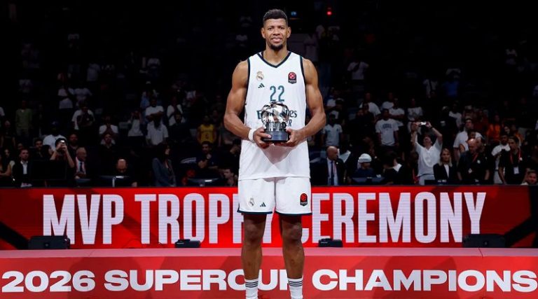 Edy Tavares conquista primeira Supercopa da Euroliga e é eleito MVP