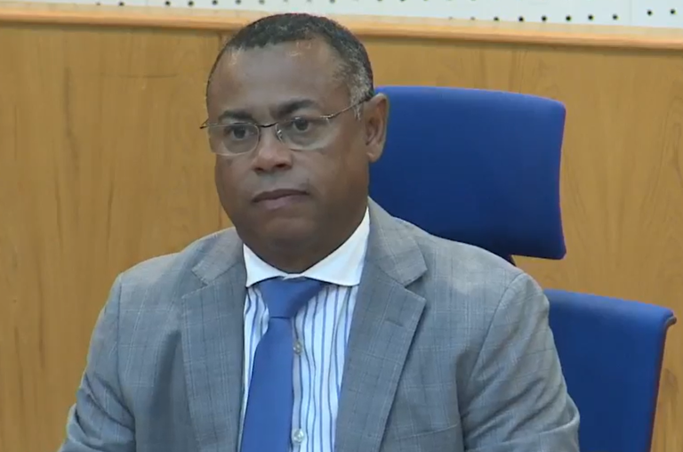 Última hora. Emanuel Barbosa eleito 1.º Vice-Presidente do Parlamento