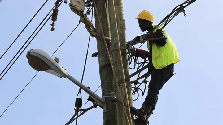 ARME efetua ajuste nas tarifas de eletricidade para Electra e Águas e Energias da Boa Vista