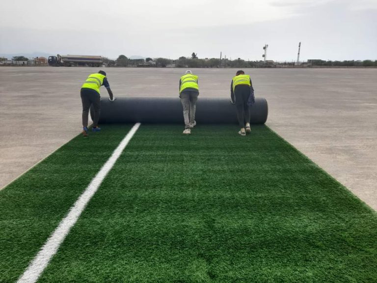 Campo de Calheta já recebe relva sintética 