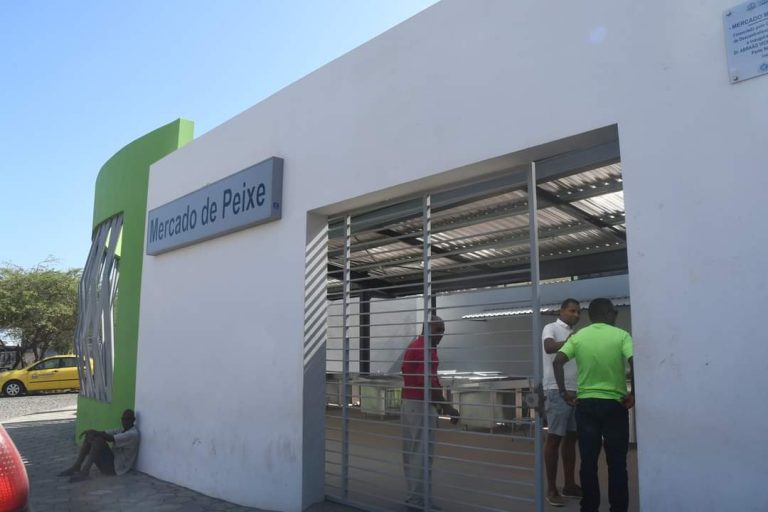 Novo mercado de peixe vai conferir melhores condições de trabalho às peixeiras e pescadores 