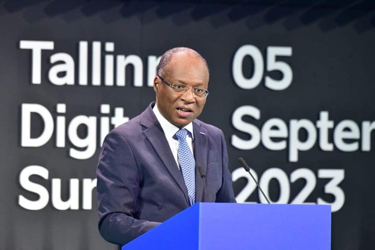 Primeiro-Ministro destaca importância da tecnologia na Cimeira Digital na Estónia