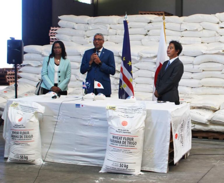 Japão faz entrega oficial de 617,5 toneladas de farinha de trigo à Cabo Verde 