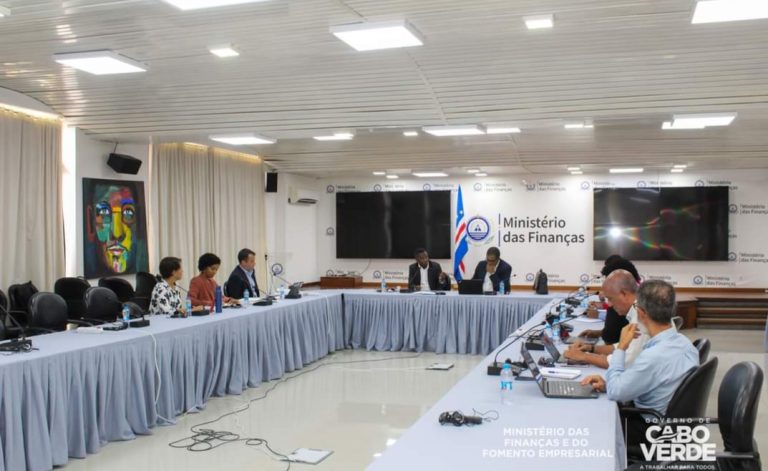 Vice-Primeiro-Ministro destaca projeto turístico da economia azul como prioridade do Governo 
