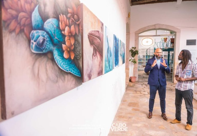 MCIC visita exposições “A negrura em mim mancha” e “Paisagens Oceânicas: Abaixo da Superfície”