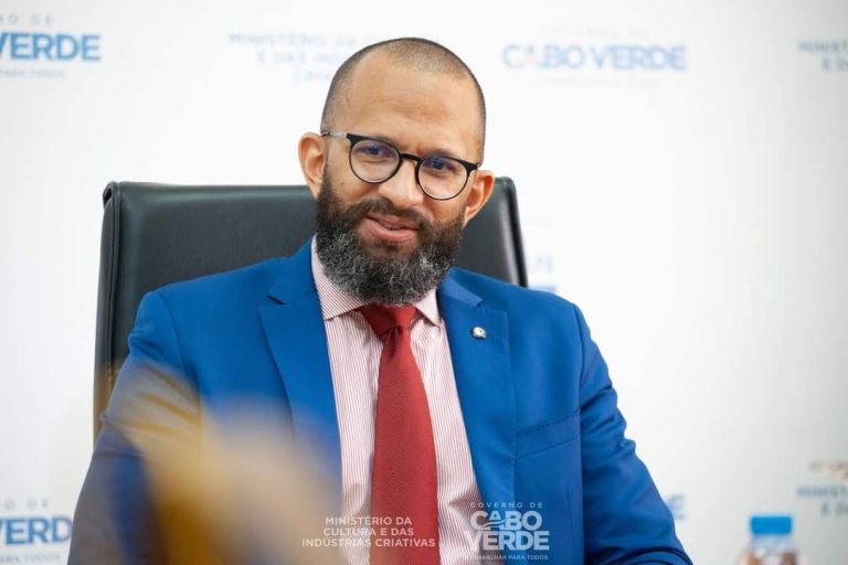 MCIC e Universidade Lusófona de Cabo Verde assinam protocolo para atribuição de bolsas de estudos