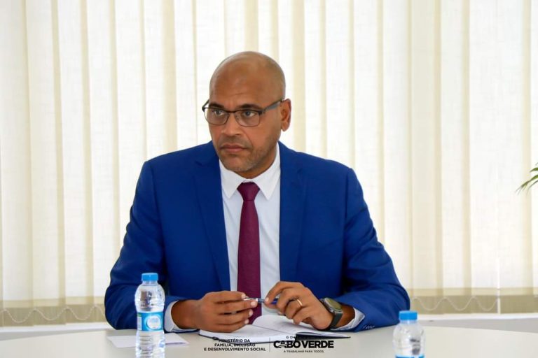 Fernando Elísio Freire visita São Tomé e Príncipe para apoiar Comunidade Cabo-verdiana