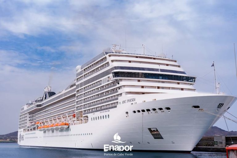 Cruzeiro MSC Poesia chega a Cabo Verde pela primeira vez, com 1.259 passageiros