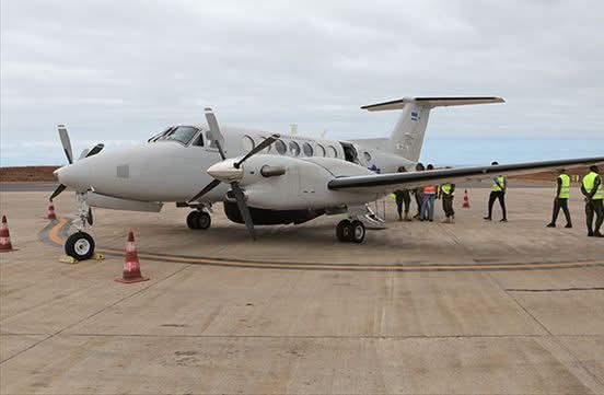 Aeronave King Air em inspeção após incidente: Governo suspende voos e prioriza segurança