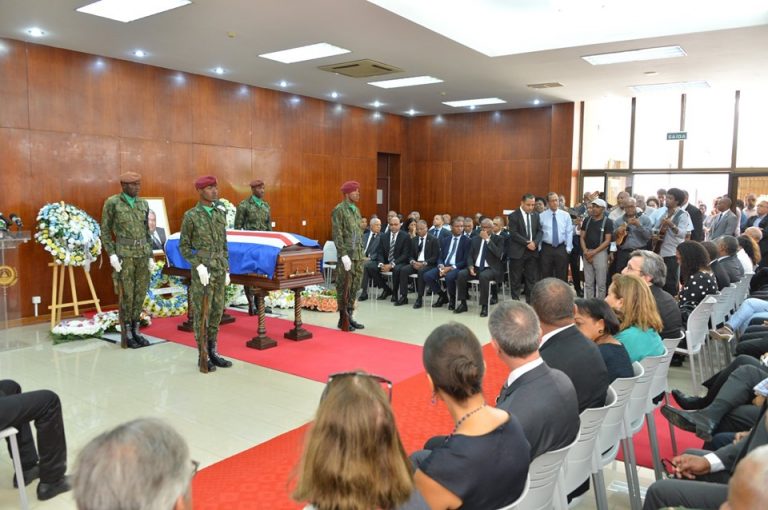 Fotogaleria cerimónia fúnebre de Júlio Herbert