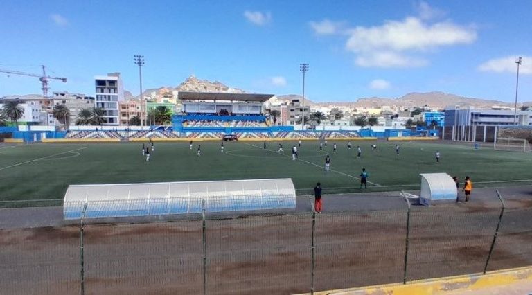 Soncent Superliga. Mindelense e Derby jogam pela liderança no sábado