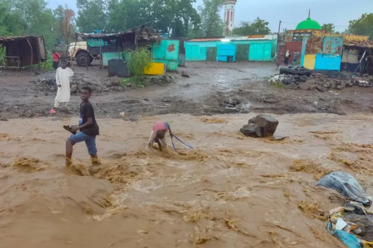 Sudão/chuva. 65 mortos e mais de 112 mil famílias afetadas