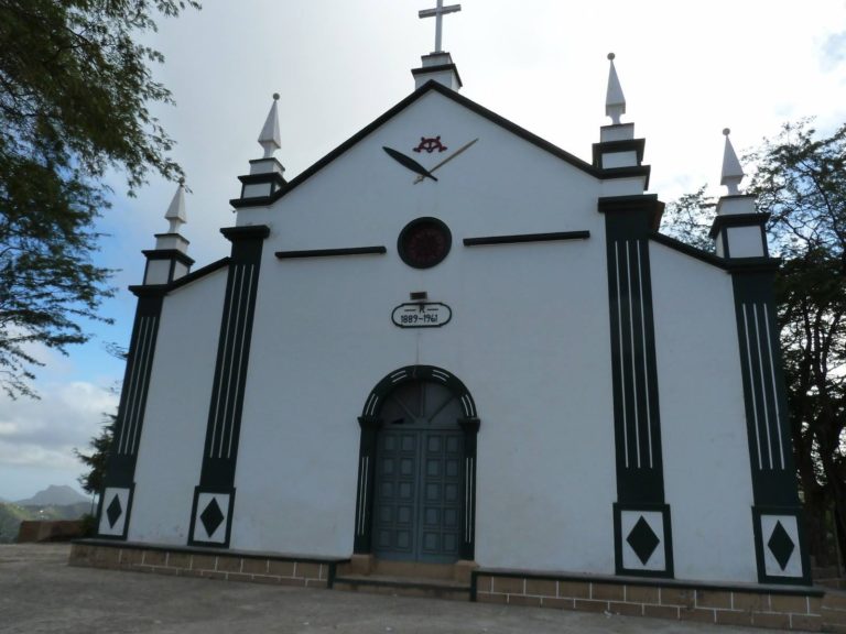 CABEÇA CARREIRA: “Igreja de baixo” novamente assaltada