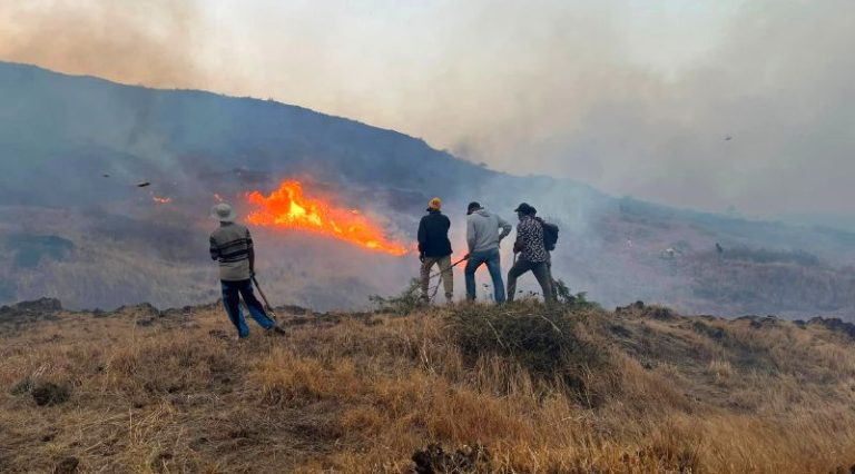 Ministro da Administração Interna visita Santa Catarina do Fogo para avaliar danos do incêndio