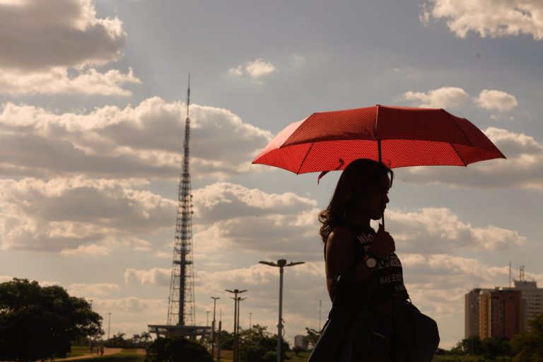 Temperaturas altas em Tóquio resultam em mais de 120 mortes