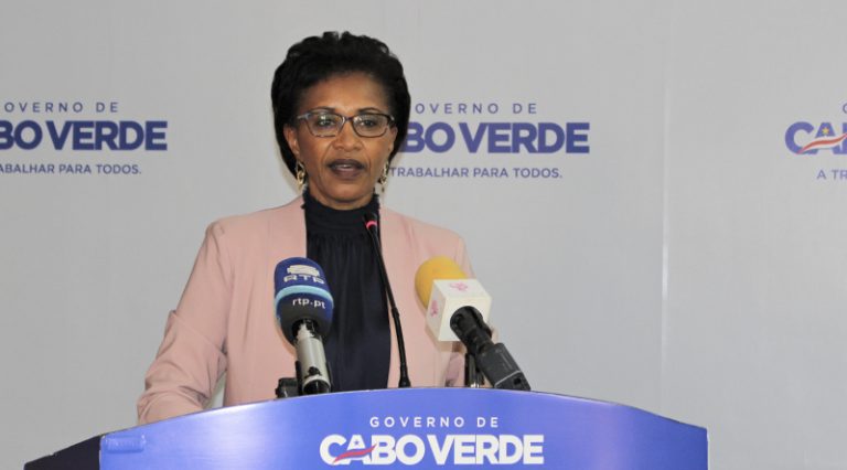 Ministra da Justiça questiona possibilidade de modificar ou construir novo edifício do Tribunal de Relação