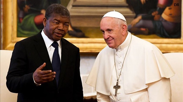 João Lourenço satisfeito com audiência papal