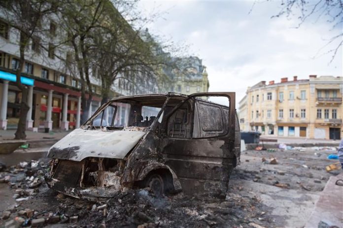 Mais de 250 carros queimados e 96 detidos em França