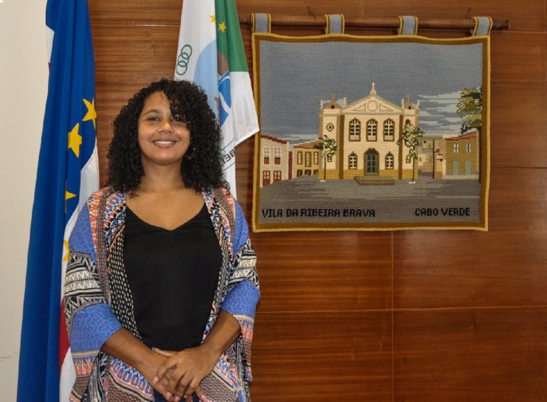 Autarquia de Ribeira Brava promove “Em Abril, Livros Mil” para incentivar leitura e escrita