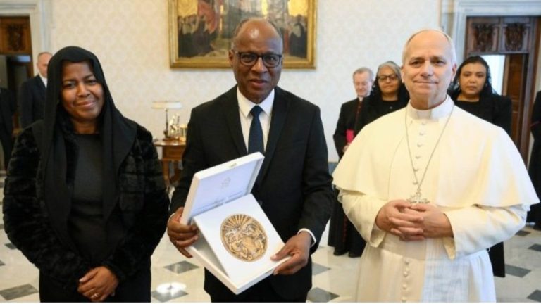 Ulisses Correia e Silva recebido em audiência pelo Papa Leão XIV em Roma