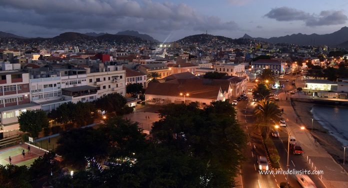 Mindelo-Noite-panorama