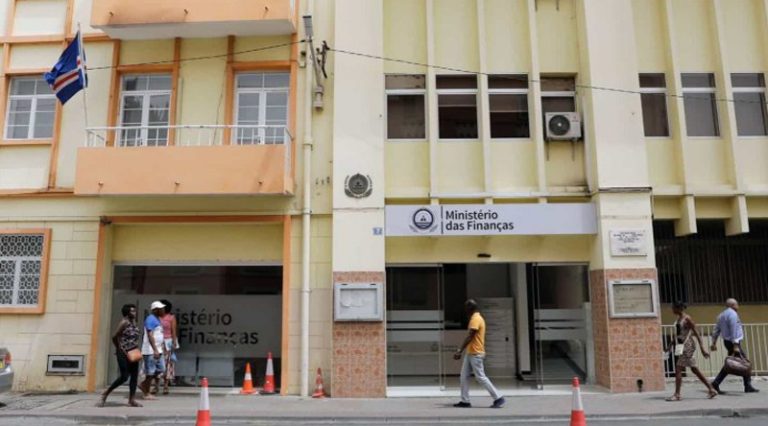 Cabo Verde regista aumento de 10,1% nas receitas totais no mês abril