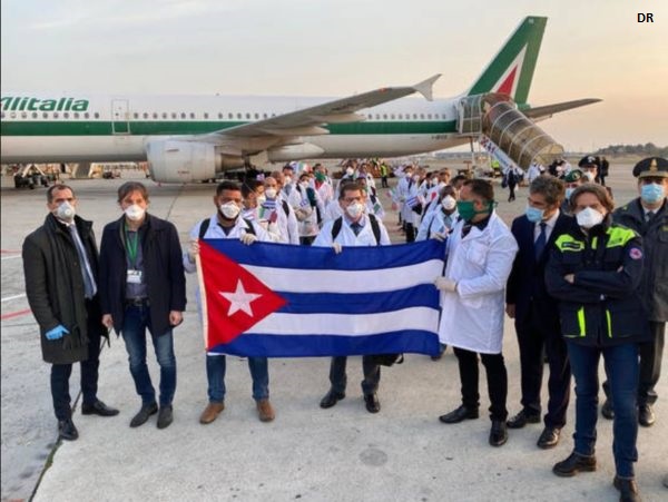 Médicos de Cubanos já estão em Itália para apoiar no combate à pandemia