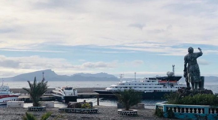 Navio_Corinthian_4716497f5b