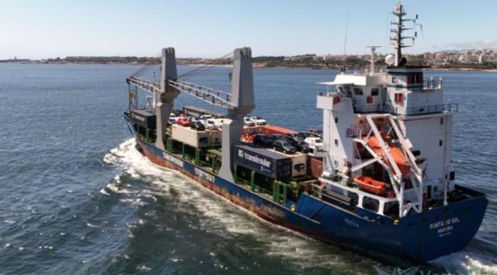 Navio_Ponta_do_Sol_1_8bb2b62035