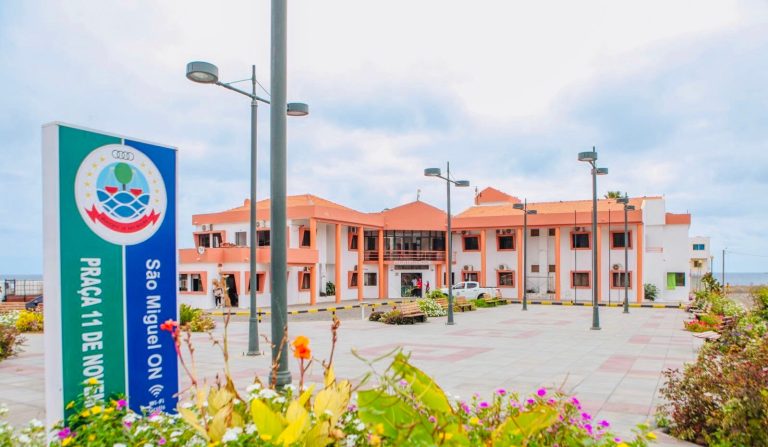 Município de São Miguel partilha experiência em programas sociais com São Tomé e Príncipe