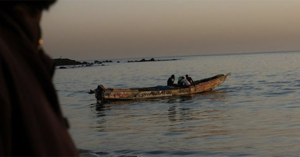 PIROGA ENCALHA NA COSTA DA BOAVISTA COM OITO MIGRANTES A BORDO